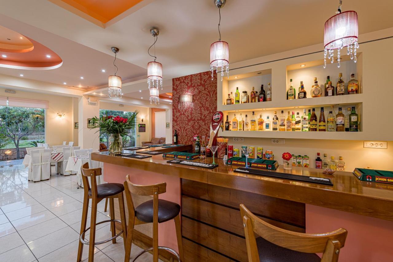 Dinos Hotel 티실리비 외부 사진
